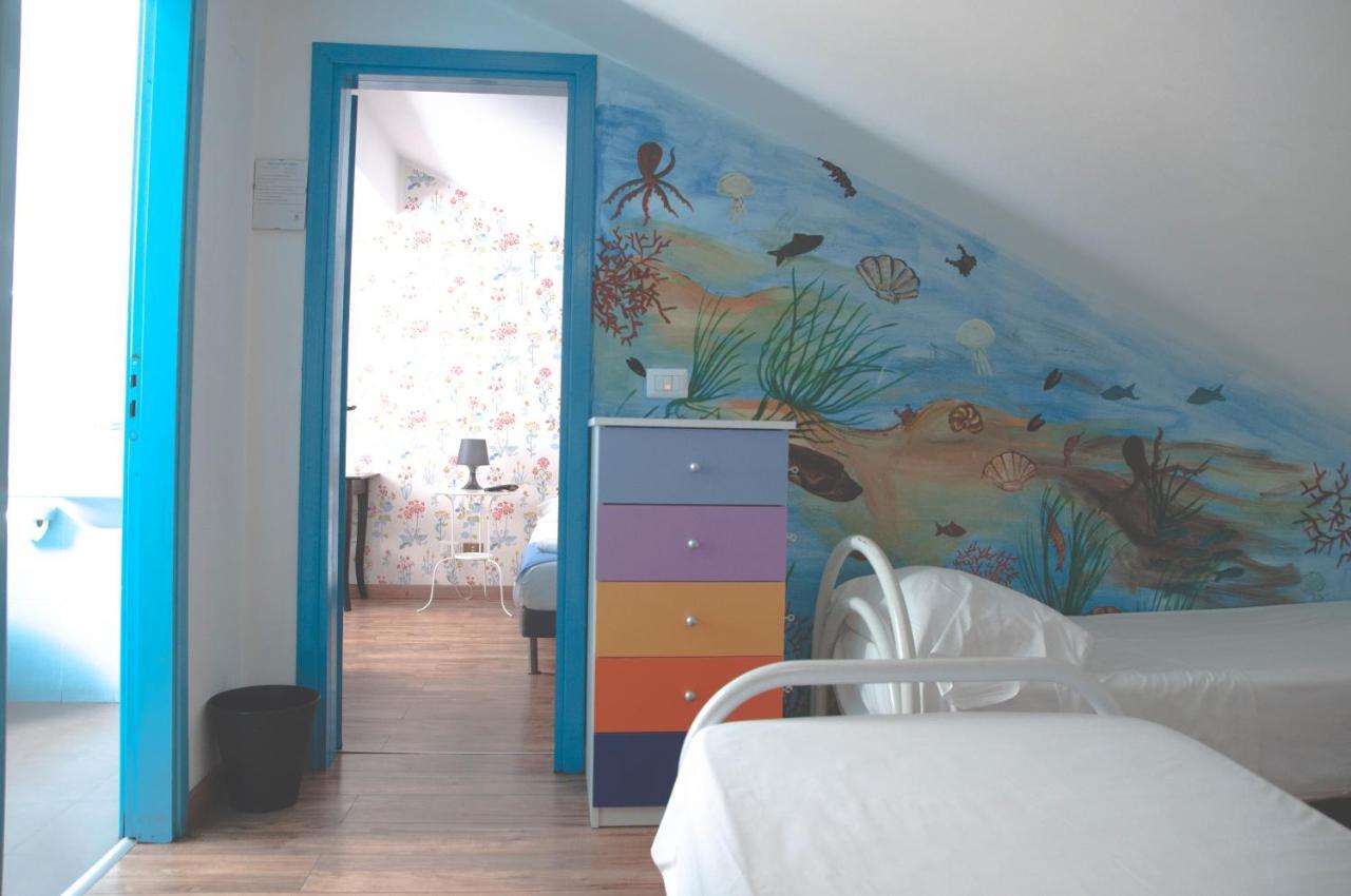 Vierbettzimmer mit eigenem Bad und Balkon